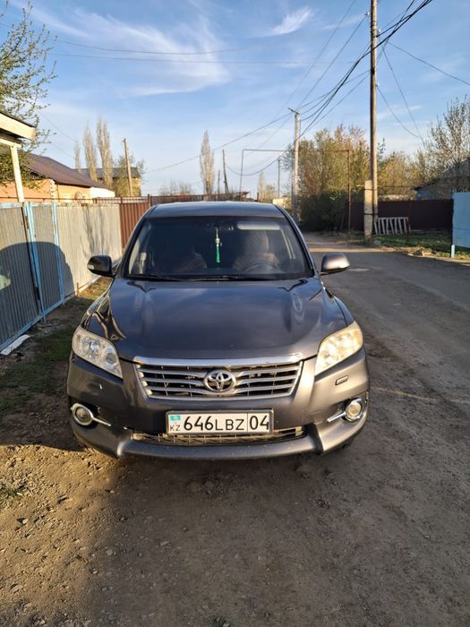 Тойота Рав 4 машина