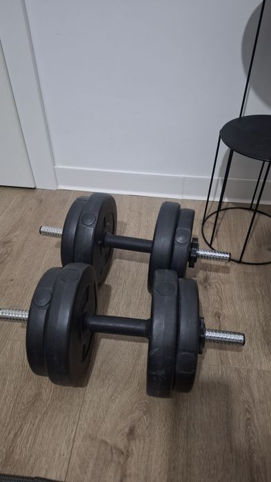 Set de 3 gantere: 2 de 2kg, 2 de 4kg si 2 de 9kg