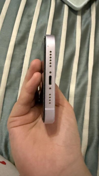 Продам айфон 14+