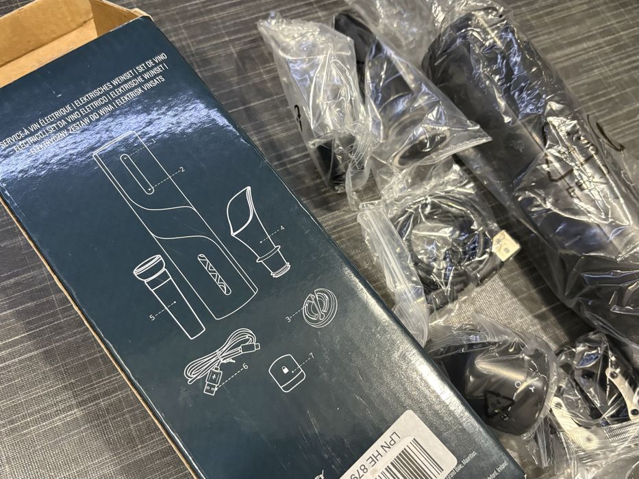 Електрически тирбушон Twinz’up 6в1 – комплект за вино, нов