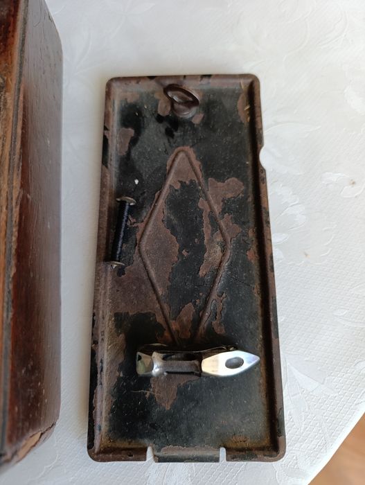 Ръчна шевна машина Singer