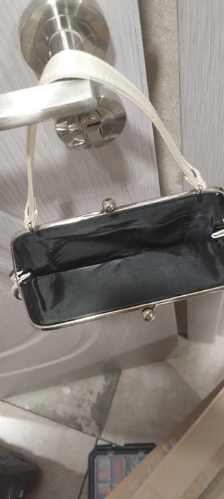 Булчинска чанта бяла