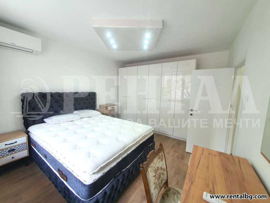 Дава се под наем Тристаен апартамент в Пловдив, Център - 80 кв.м за 510 € - Снимка #14