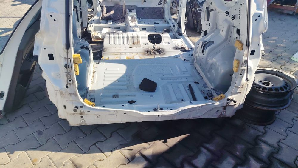 Aripa dreapta spate , Fusta spate Dacia Jogger