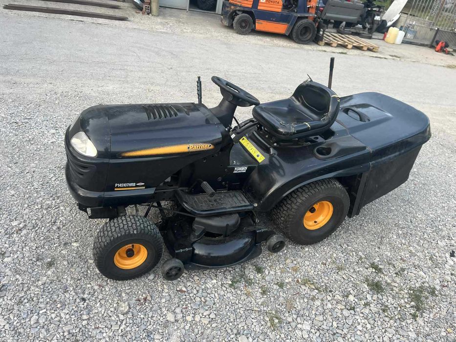 Продава се тракторна косачка