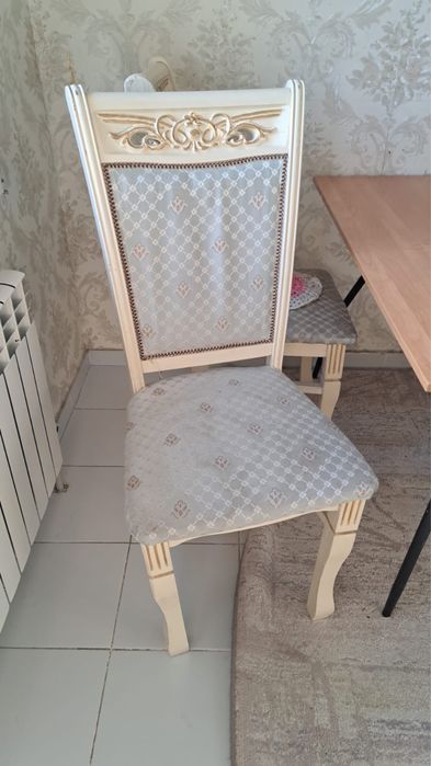 Продам стол и стулья