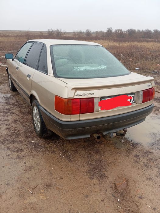 Продам срочно машину Ауди 80 б3