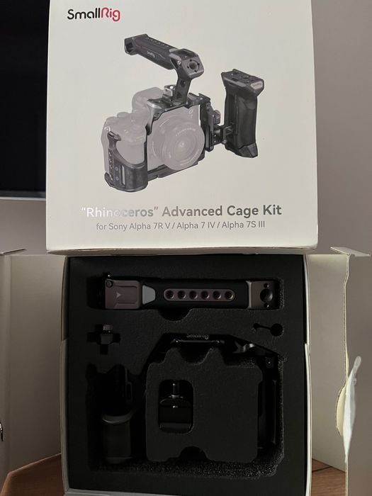Cage SmallRig Rhinoceros pentru Sony A7V/ A7IV/ A7S III - Pachet complet