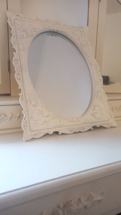 Oglindã albã decorativã cu elemente baroce & victoriene