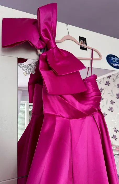 Rochie elegantă + cercei fundiță