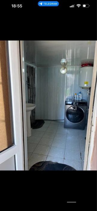 Srochna Qarshida hovli sotiladi Gaz svet suvi yaxshi