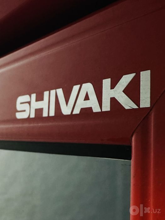 Витринный холодильник бренда Shivaki