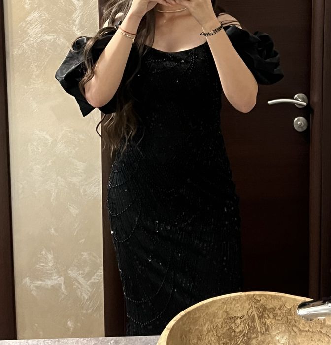 ~ Vând rochiță elegantă ~purtată doar o singură dată pentru câteva ore
