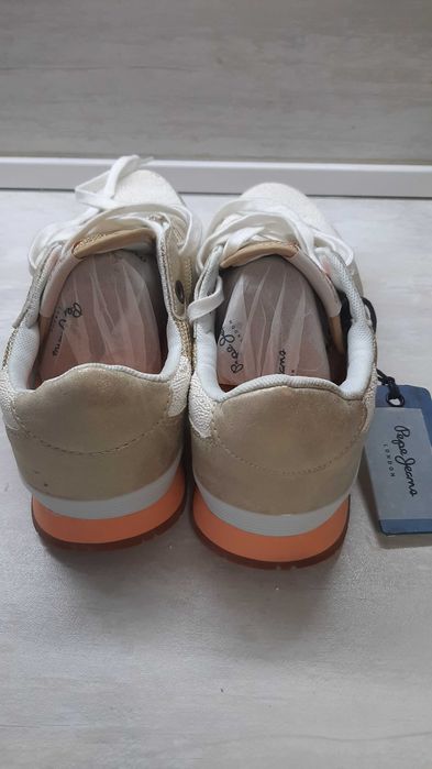 Дамски маратонки и  обувки-черни