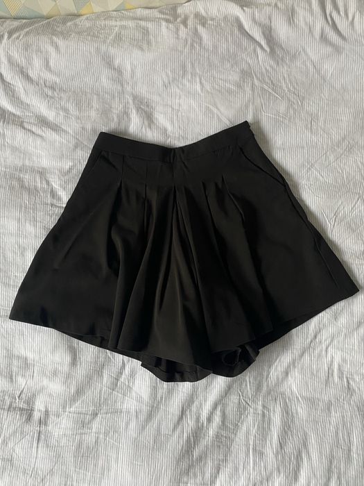 Юбка-шорты черного цветы