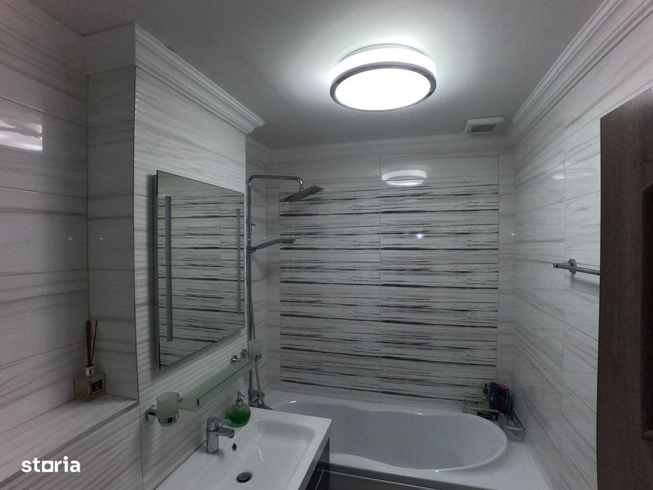 Apartament 3 camere decomandat