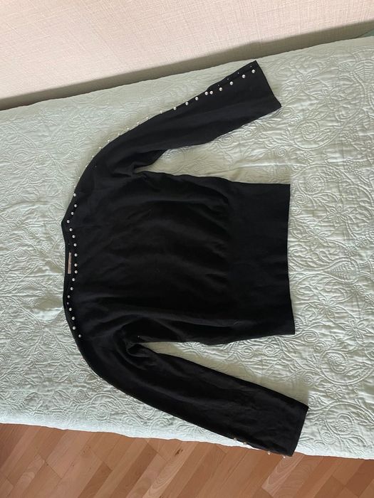 Елегантна блуза с перли