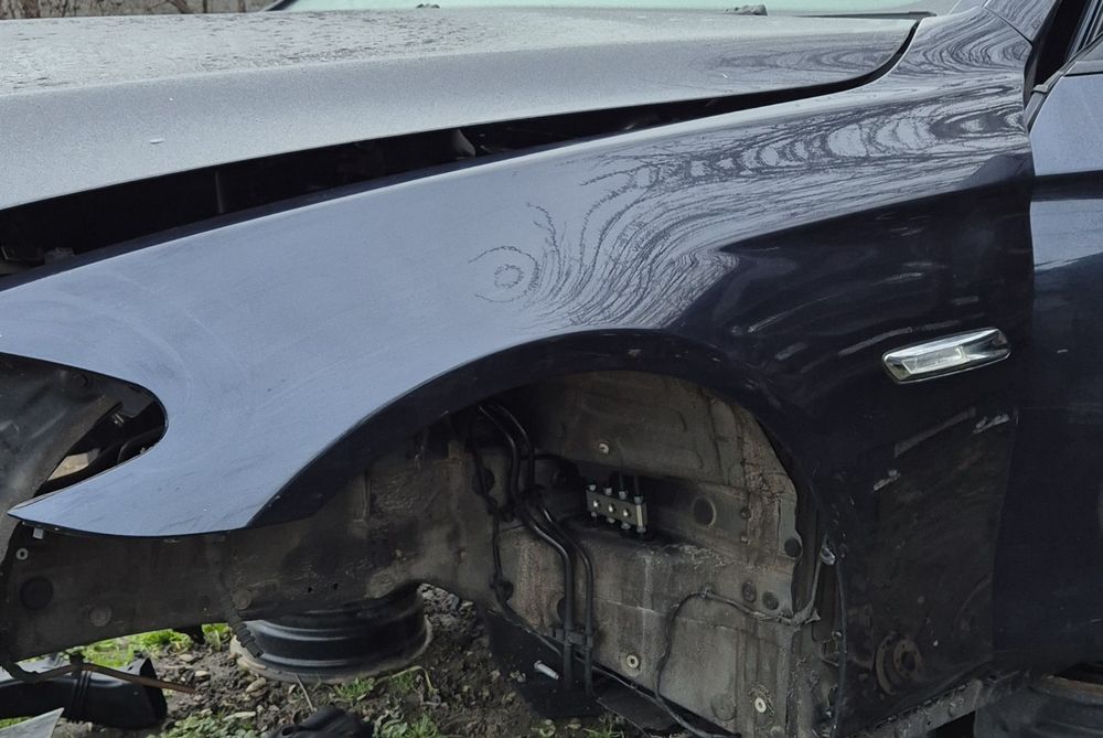 Aripa stanga bmw seria 5 f10 f11 cod culoare 416 an fabricație 2012