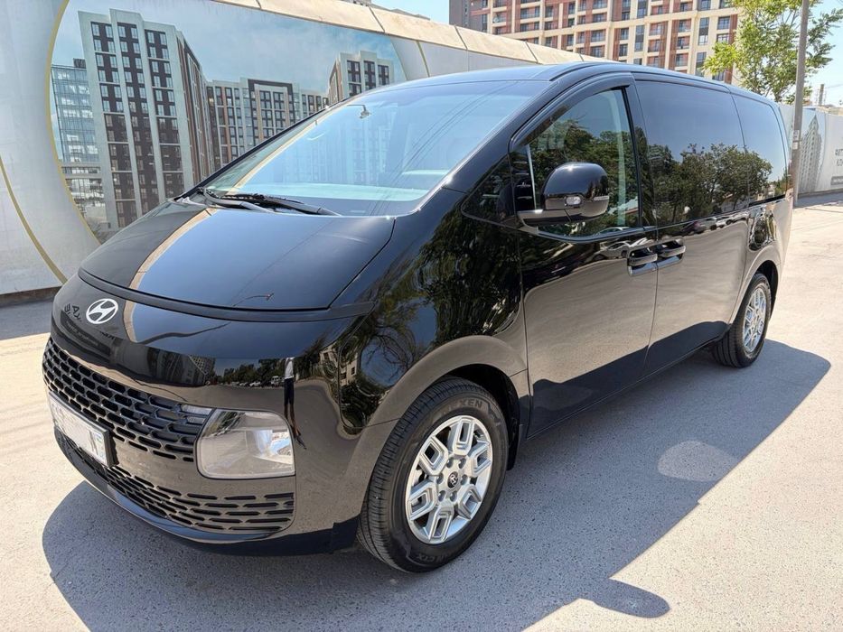Hyundai Staria Tourer 2025г 11 местная 1.6 Hybrid