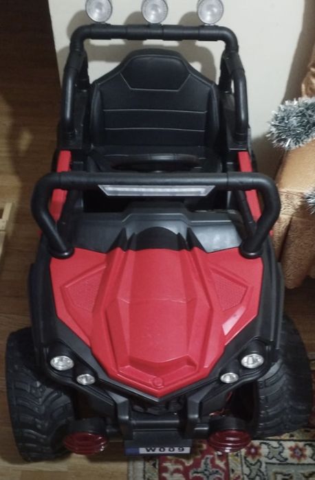 Продам машинку на пульте управления