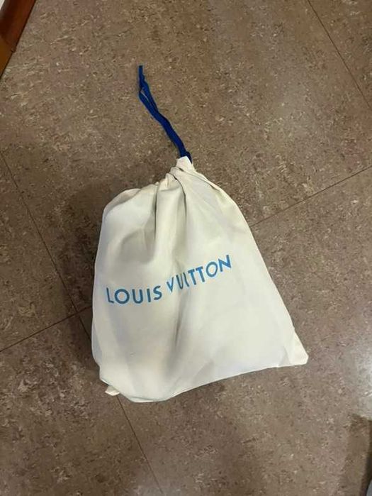 LV Trainer Blue Crystals