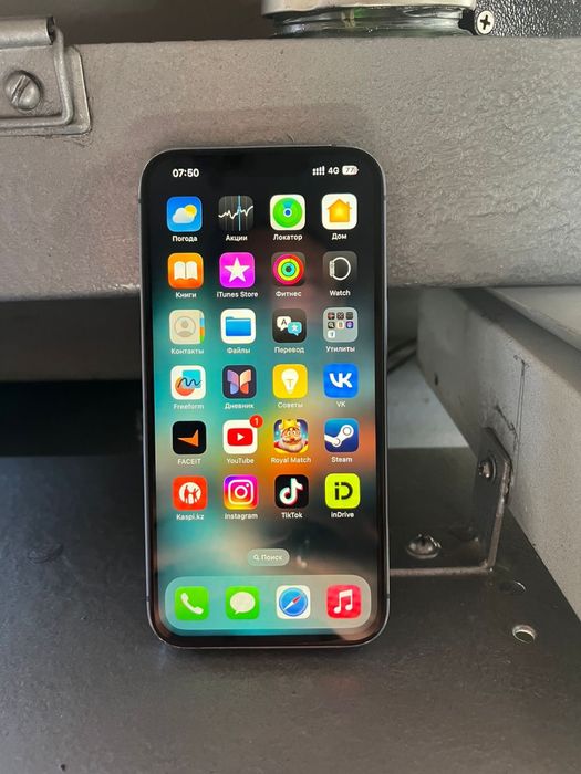Продам телефон Айфон 14