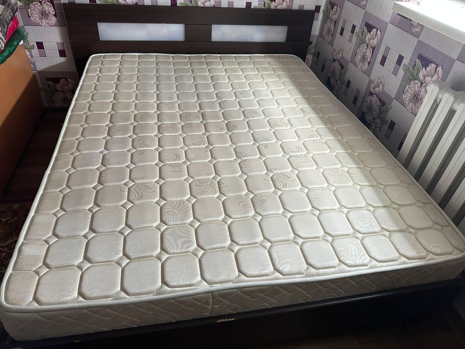 Двухспальный кровать