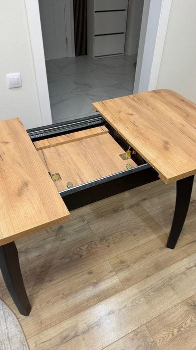 Продам стол в идеальном состоянии