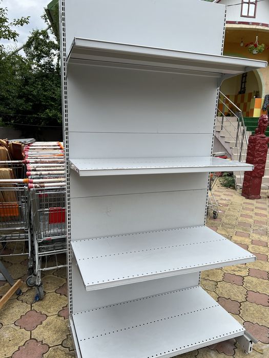 Rafturi de magazin