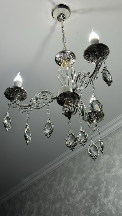 Продам очень хорошего качество люстры