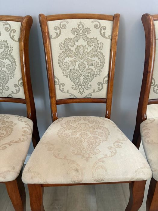 Продам стулья 4 штук