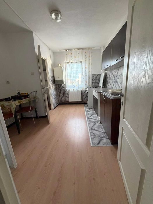 Inchiriez apartament
