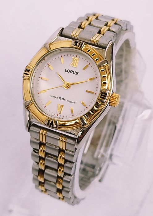 Ceas de damă Lorus by Seiko cu quartz, doua tonuri carcasă și curea din oțel inoxidabil.