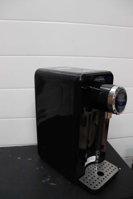 Диспенсър за подгряване на вода Nedis, 2.5 л, Цифров дисплей, 2600W