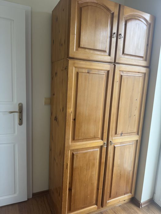 Гардероб от масивно дърво двукрилен 60€