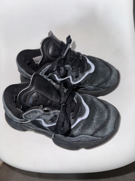 Adidasi Adidas Ozweggo marimea 28