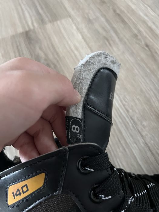 Продам Коньки Bauer 140 Supreme!