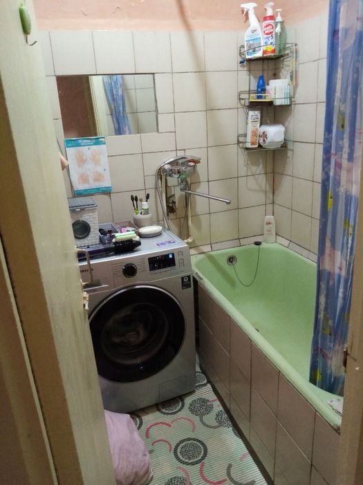 Продается 4 комнатная квартира