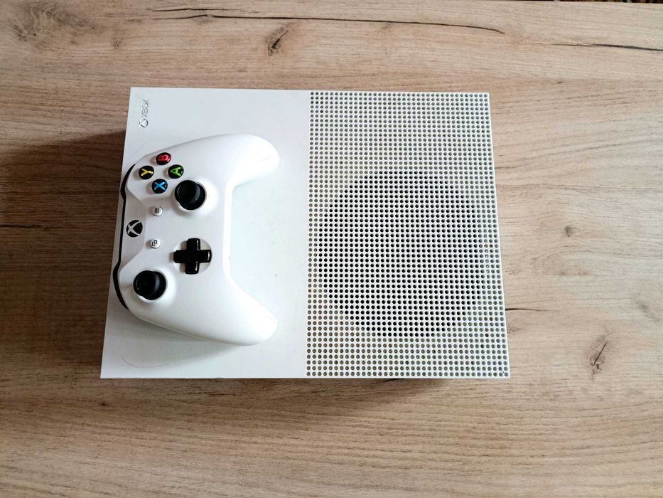 Xbox One S + 1 controler + 5 jocuri