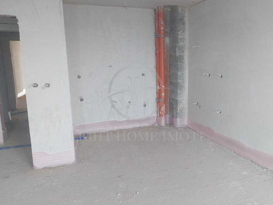 Продава се Двустаен апартамент в Пловдив, Гагарин - 72 кв.м за 1559 €/кв.м - Снимка #1