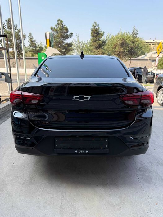 1 qo'l haydalgan Chevrolet ONIX REDLINE AT TURBO