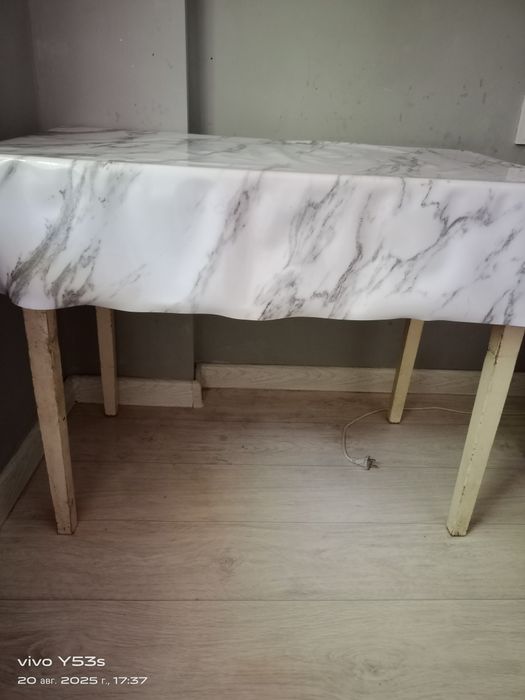 Кухонный стол 6000 тг