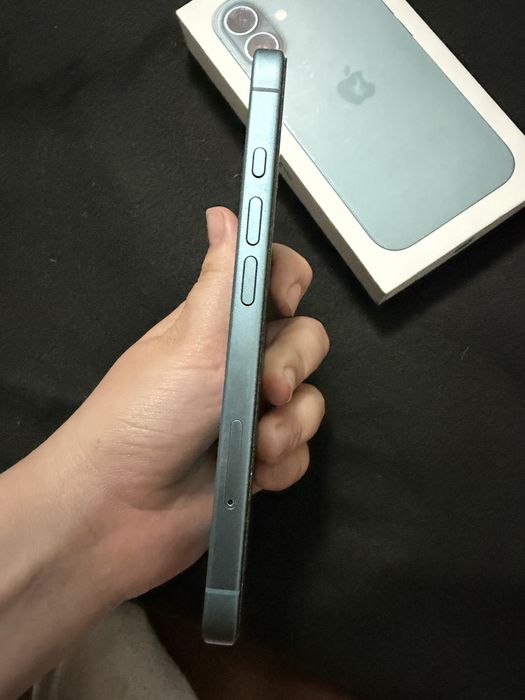 Продам Iphone 16 в отличном состоянии