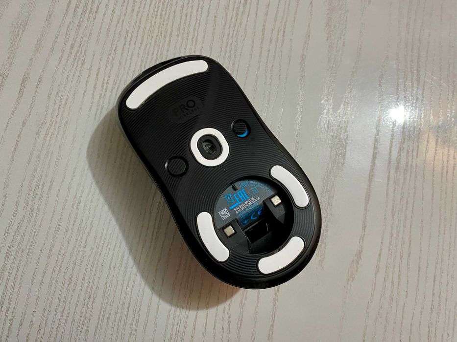 Мышь Logitech G PRO Superlight, черная