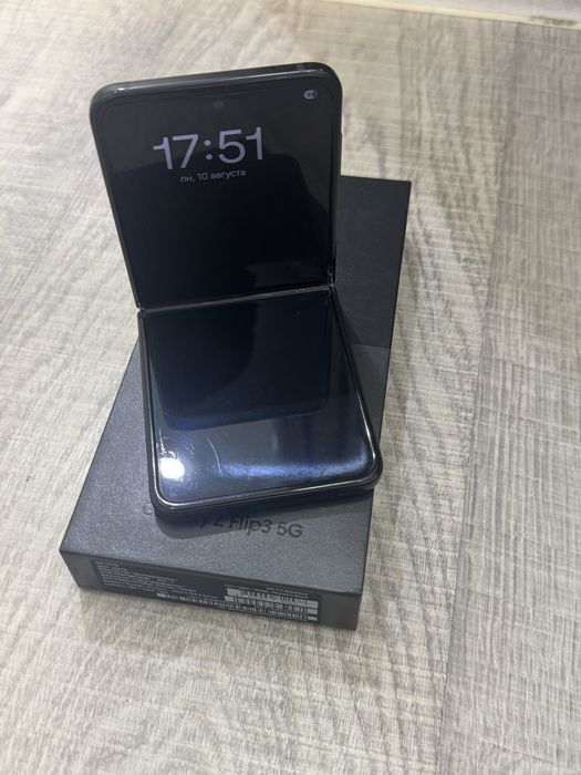 Самсунг Z Flip3 5G продается