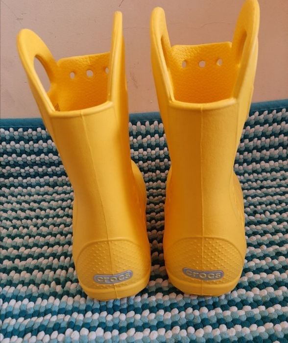 Продам детские сапоги Crocs!