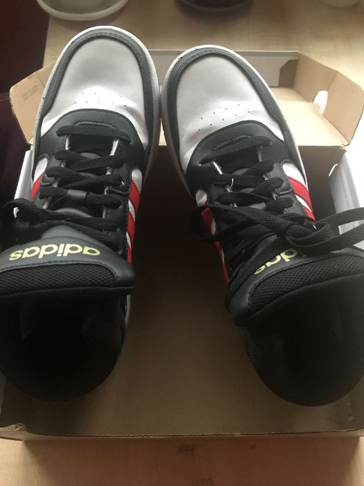 Нови Adidas 38.5