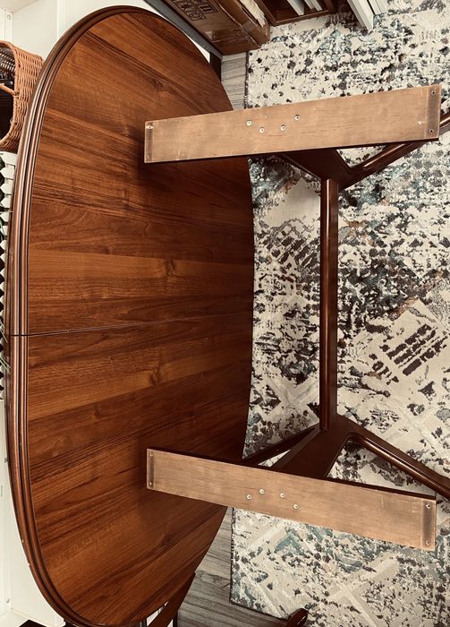 Продам деревянный стол