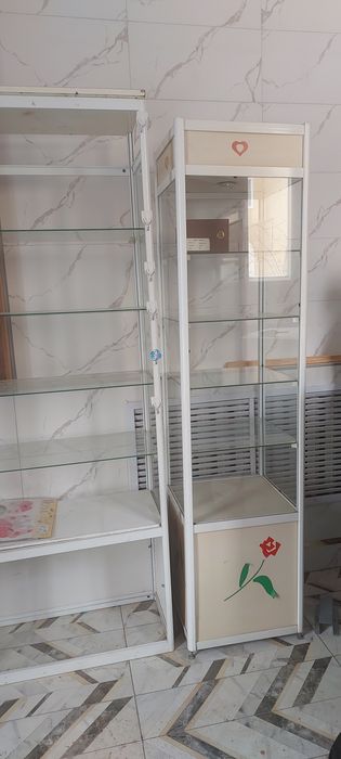 Продам витрины б/у