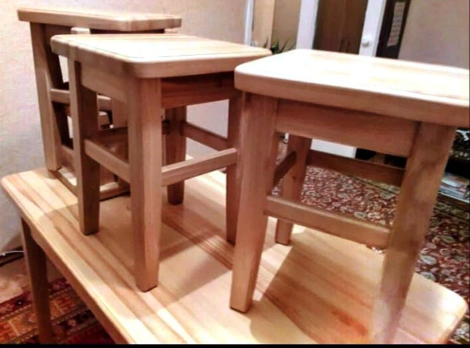 Продам деревянные табуреты из карагача.